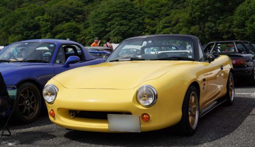 PitCrewRacingリキッドイエローのロードスターNB